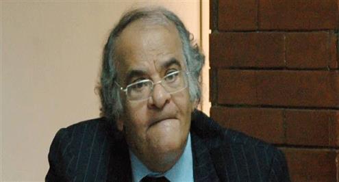 ممدوح عباس يحجز على أرصدة الزمالك لدى برزنتشين